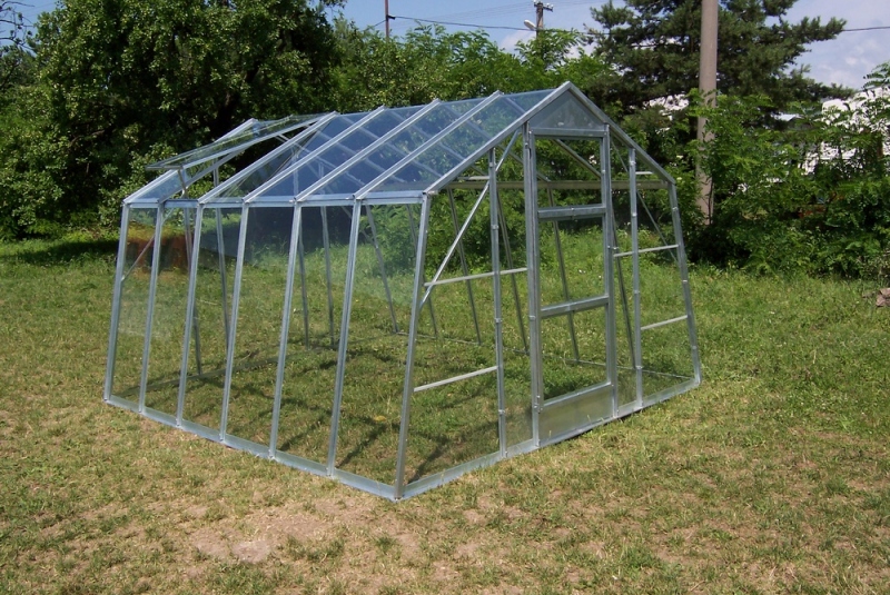 Univerzál Univerzál