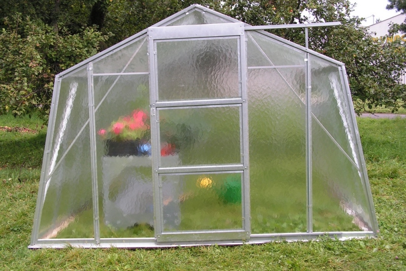 Univerzál Univerzál