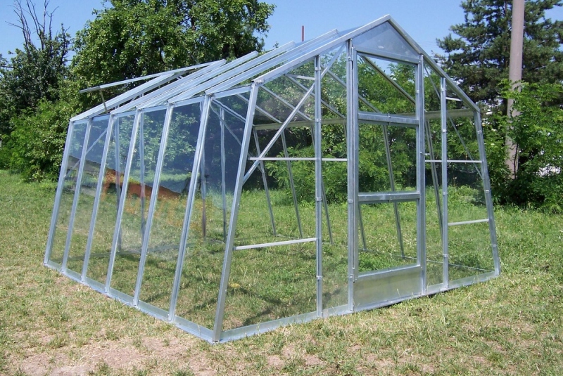 Univerzál Univerzál