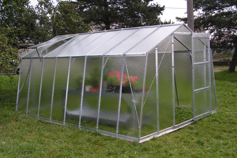 Univerzál Univerzál